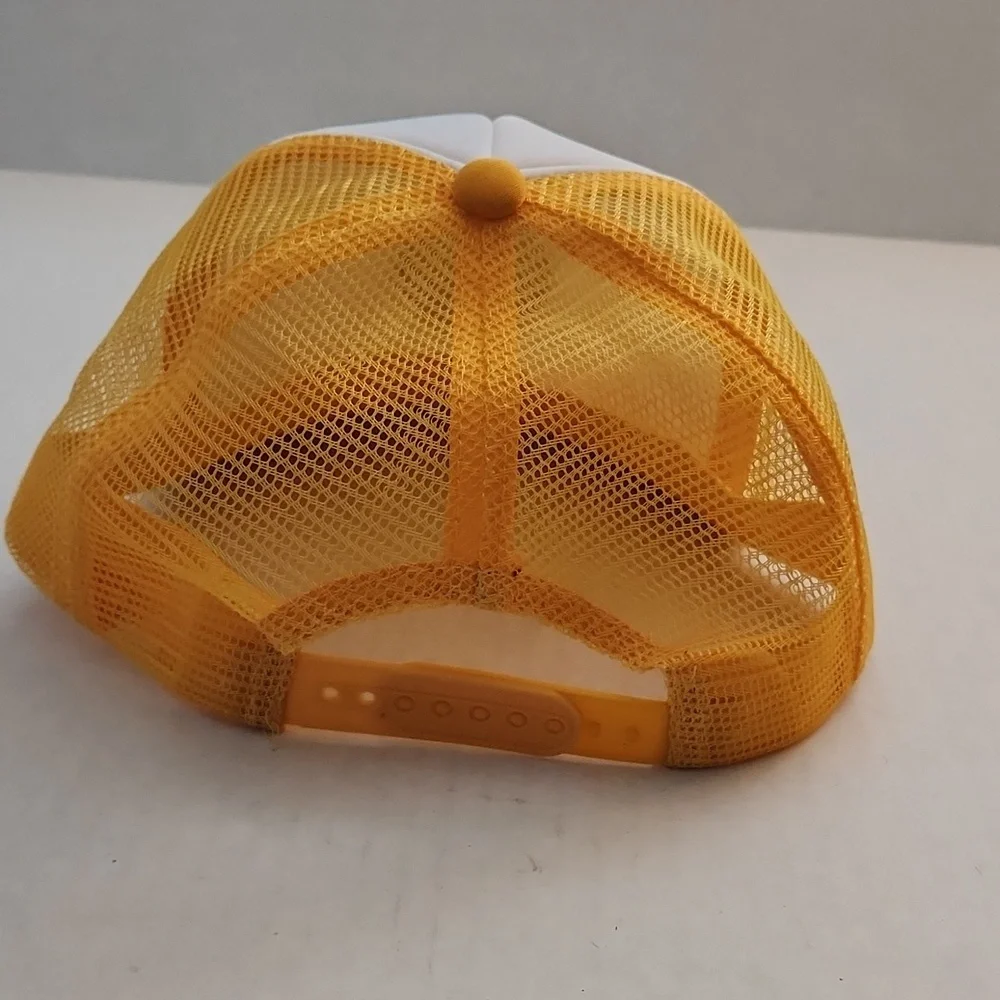 SMILEY Mesh Trucker Hat Yellow